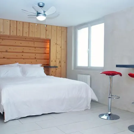 Frühstückspension Miradour 3*